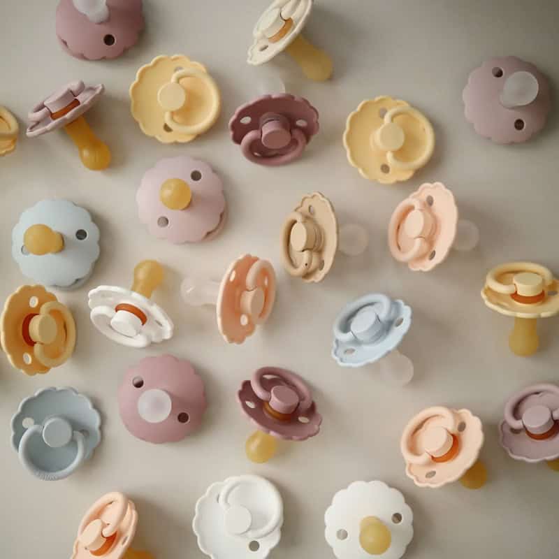 FRIGG Pacifier 2 Pack Latex Daisy - Image 2