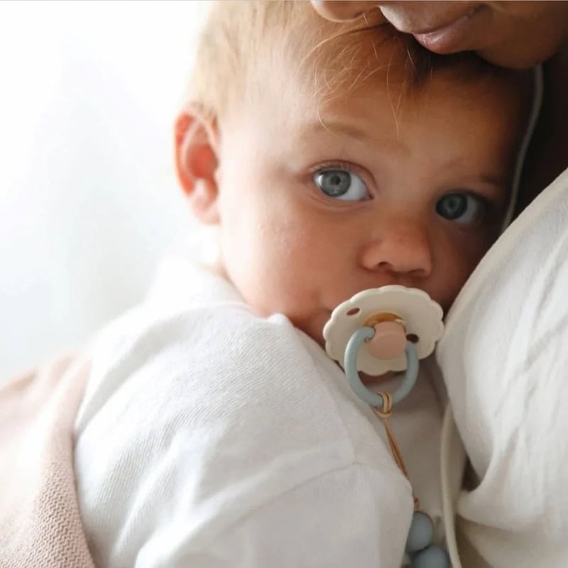 FRIGG Pacifier 2 Pack Latex Daisy - Image 5