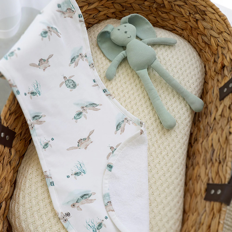 Snuggle Hunny Organic Cotton Burp Cloth Turtle - Image 2